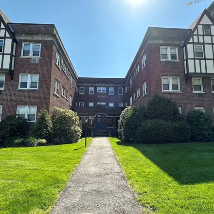 Rent this 1 bed apartment on 77 Glenbrook Road in Glenbrook, Stamford