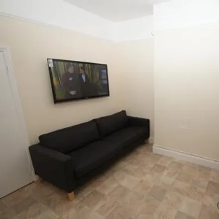 Image 4 - 344 Southmead Road, Bristol, BS10 5LP, United Kingdom - House for rent