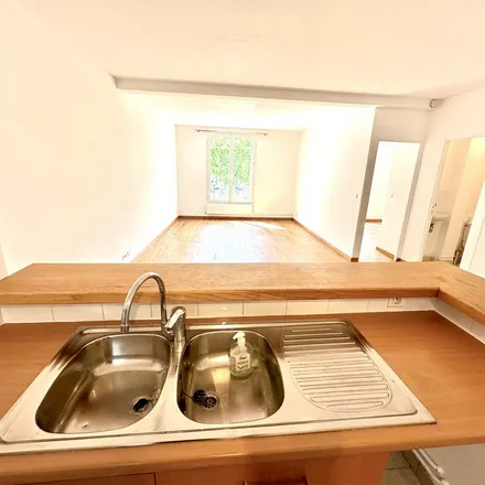 Rent this 3 bed apartment on Usine de matériel électrique industriel in Rue Périer, 92120 Montrouge