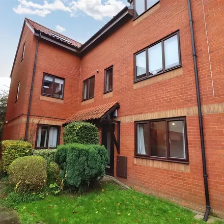 Rent this 1 bed apartment on Cumberland Close in Bristol, BS1 6XU