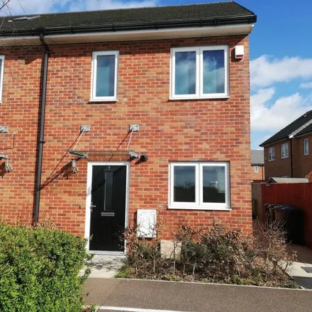 Rent this 2 bed apartment on Roebuck Close in Luton, LU1 5PZ