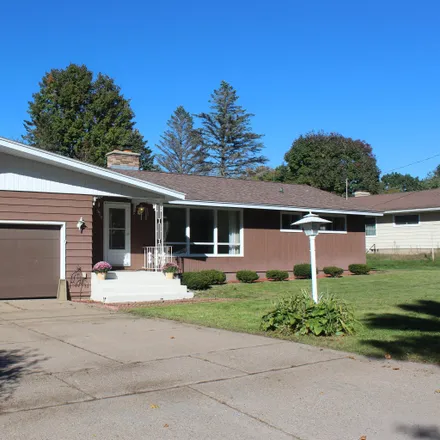 Buy this 3 bed house on 928 Woodlawn Road in Wausau, WI 54403