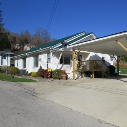 Rent this 3 bed house on 84 Scenic Drive in Baxter, KY 40806