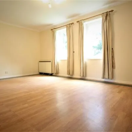 Image 4 - Brechin Court, 1-33 Kendrick Road, Reading, RG1 5DH, United Kingdom - Room for rent