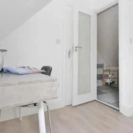 Rent this 1 bed apartment on Hilary Road in London, W12 0QX