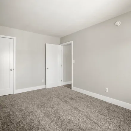 Rent this 2 bed apartment on Alley 81090 in Los Angeles, CA 13359