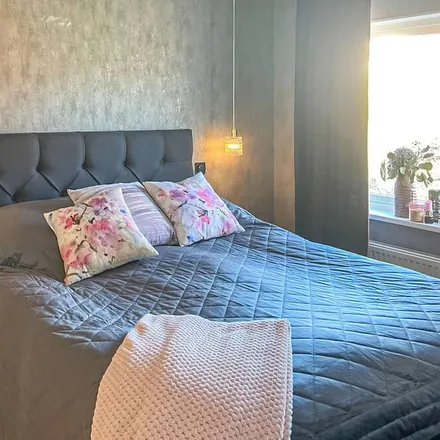 Rent this 7 bed house on STF Bohus in Björkö, Skarviksvägen 46