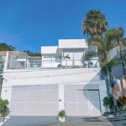 Rent this 5 bed house on unnamed road in Charitas, Niterói - RJ