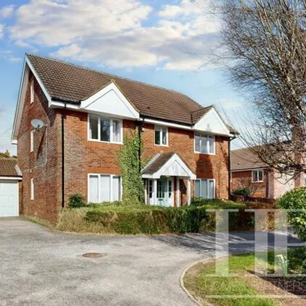 Buy this 6 bed house on Moorland Road in Pallingham Drive, Maidenbower