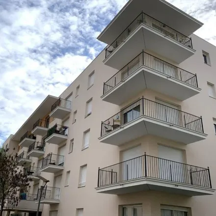 Rent this 2 bed apartment on 103 Rue Belleville in 33000 Bordeaux, France