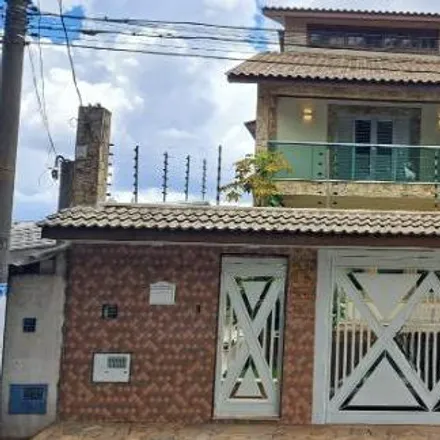 Buy this 3 bed house on Avenida Vitório Tafarello in KM 18, Osasco - SP