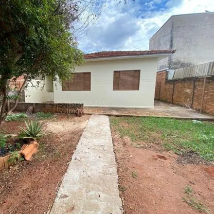 Rent this 3 bed house on Avenida Augusto de Campos in Jardim das Estações, Araraquara - SP