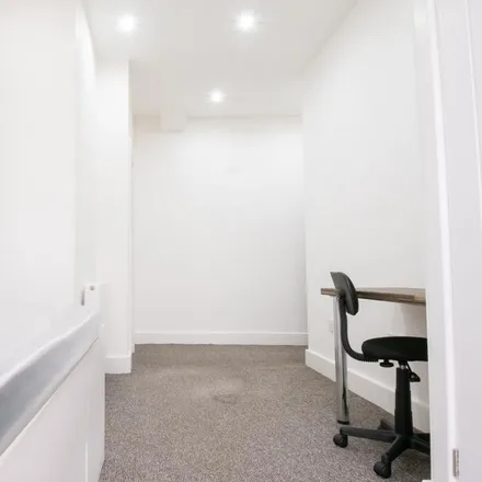 Image 2 - Southern Court, 8 South Street, Katesgrove, Reading, RG1 4QS, United Kingdom - Room for rent