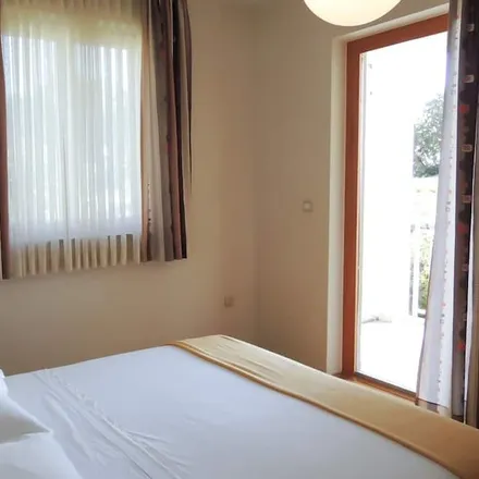 Rent this 1 bed apartment on Camp Riviera Makarska in Ulica Roseto Degli Abruzzi 10, 21300 Makarska