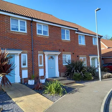 Rent this 3 bed townhouse on 22 Hereson Road in Dumpton Gap, Broadstairs