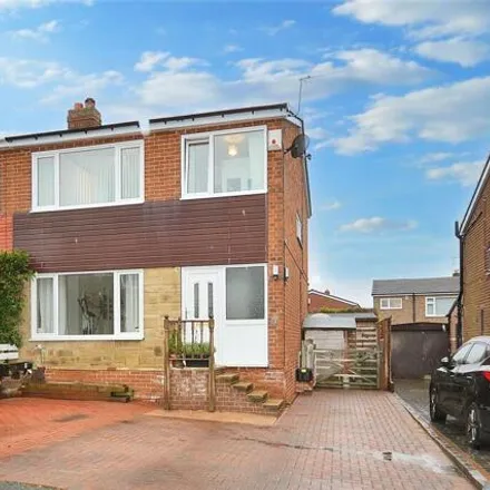 Buy this 3 bed duplex on Parkways Drive in Oulton, LS26 8TU