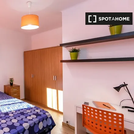 Rent this 4 bed room on Carrer del Pintor Casas in 08001 Barcelona, Spain