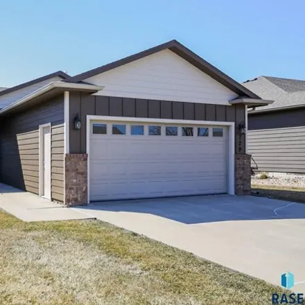 Buy this 2 bed condo on 729 East 73rd Street in Sioux Falls, SD 57108