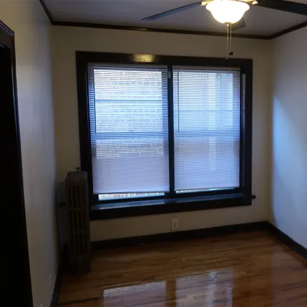 Image 3 - 846 West Montrose Avenue - Apartment for rent