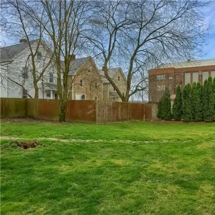 Image 8 - Pittsburgh Circle, Ellwood City, PA, USA - House for sale