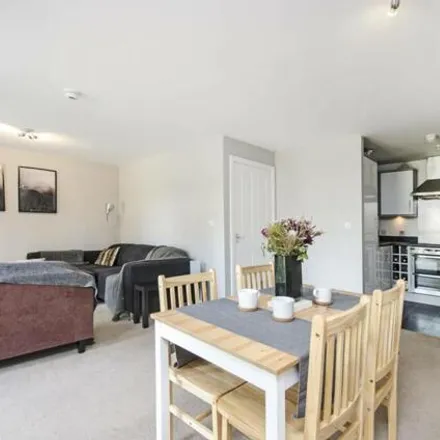 Image 7 - Waterfront House, Harry Zeital Way, London, E5 9RP, United Kingdom - Apartment for sale