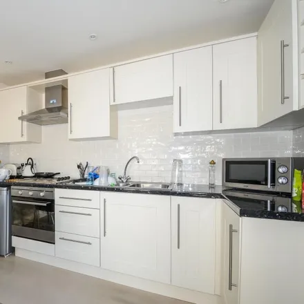 Rent this 1 bed apartment on 31 Windmill Road in Oxford, OX3 7BP