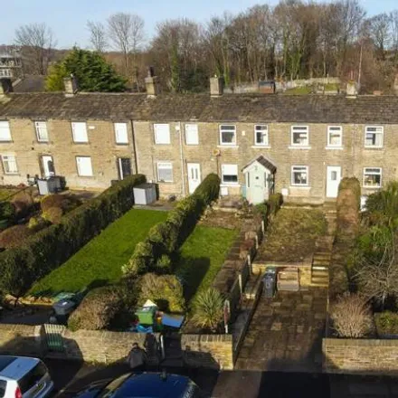 Buy this 3 bed townhouse on Ashbrow Road in Huddersfield, HD2 1EZ
