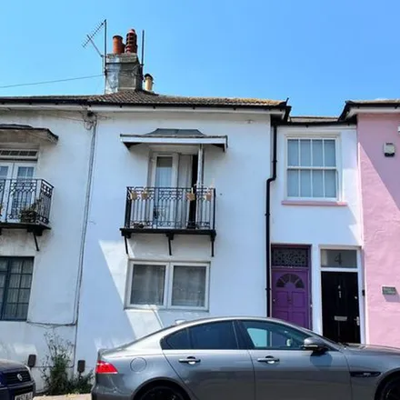 Rent this 4 bed townhouse on Rose Hill in Brighton, BN2 3FA
