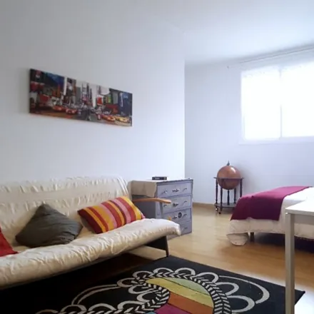 Rent this 4 bed room on Carrer de Pallars in 85-91, 08018 Barcelona