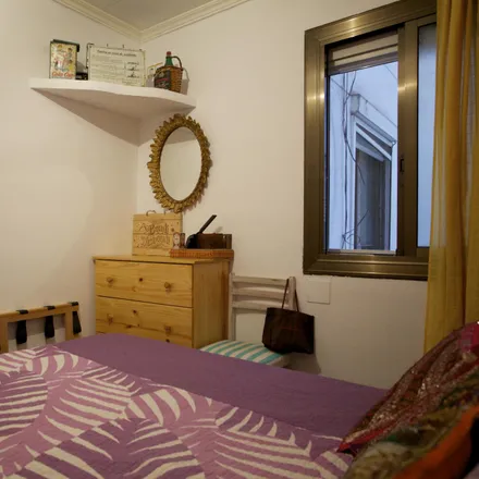 Rent this 3 bed room on Av Miraflores - l'enginyer Moncunill in Avinguda de Miraflors, 08905 l'Hospitalet de Llobregat