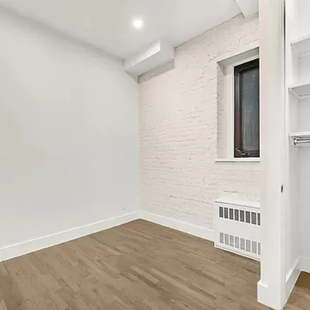 Rent this 3 bed apartment on 220 East 95th Street in New York, NY 10128