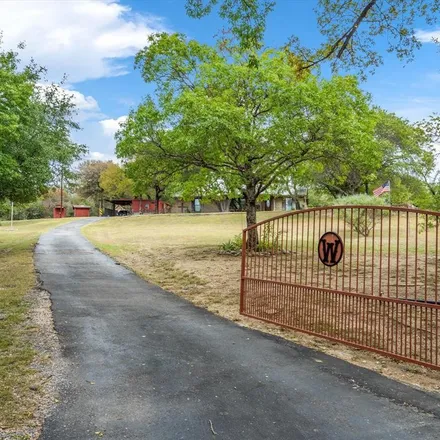 Buy this 3 bed house on 904 Oldgate Road in Lakeside, Tarrant County