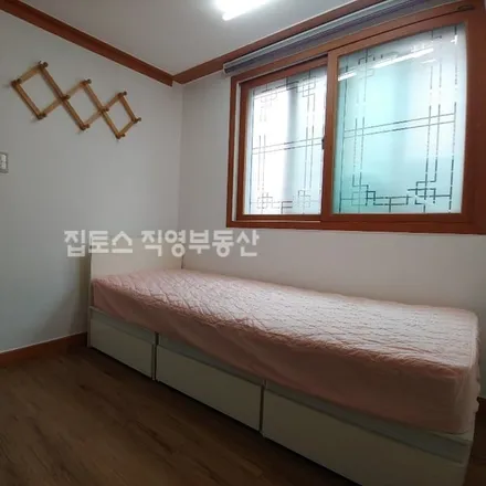 Rent this studio apartment on 서울특별시 관악구 신림동 105-37