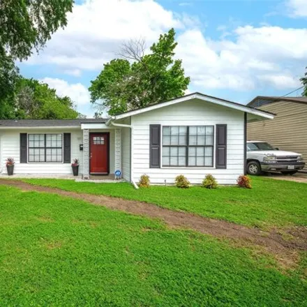Buy this 3 bed house on 1811 Parkside Ave in Irving, Texas