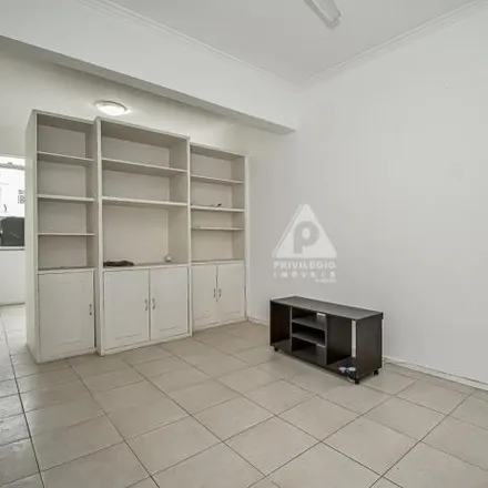 Image 2 - Rua Figueiredo de Magalhães, Copacabana, Rio de Janeiro - RJ, 22030-002, Brazil - Apartment for sale