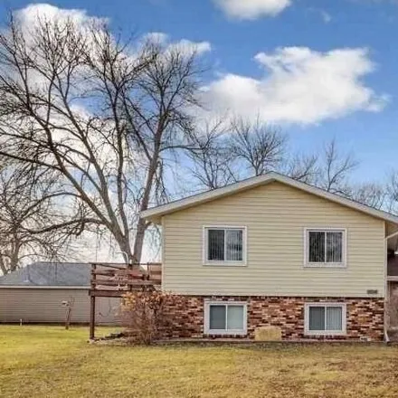 Buy this 4 bed house on 2128 7th Avenue in Mankato, MN 56001