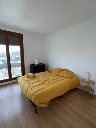 Rent this 2 bed apartment on 1 Rue des Francs Juges in 80000 Amiens, France