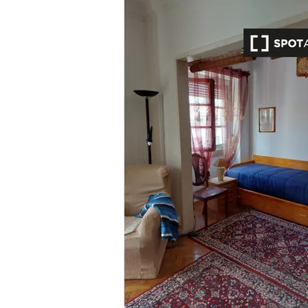 Rent this 3 bed room on Colégio Moderno in Rua Doutor João Soares 19, Lisbon