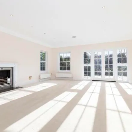 Image 5 - Abbots Drive, Virginia Water, GU25 4SF, United Kingdom - House for sale