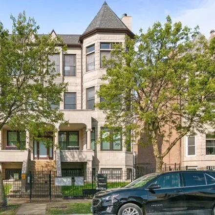 Buy this 3 bed condo on 3968 South Ellis Avenue in Chicago, IL 60615