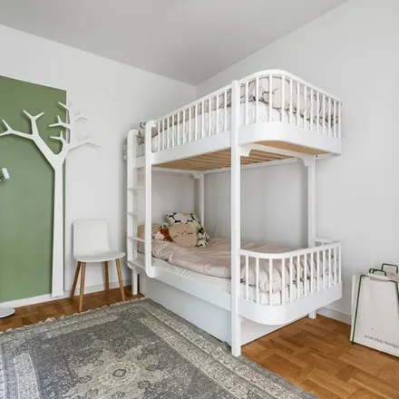 Rent this 3 bed apartment on Vintergatan 2 in 172 30 Sundbybergs kommun, Sweden