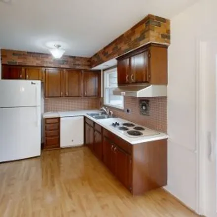 Rent this 4 bed apartment on 17 Donegal Court in Allen, Ann Arbor