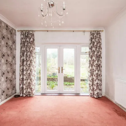 Image 4 - 10 Elizabeth Grove, Dixons Green, DY2 7TG, United Kingdom - House for sale