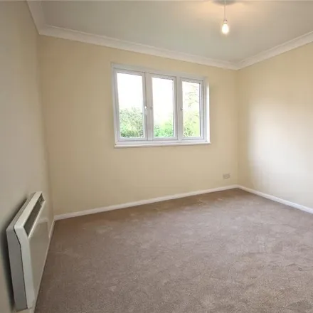 Image 5 - Eastmead, Marston Road, Horsell, GU21 3BQ, United Kingdom - Apartment for rent