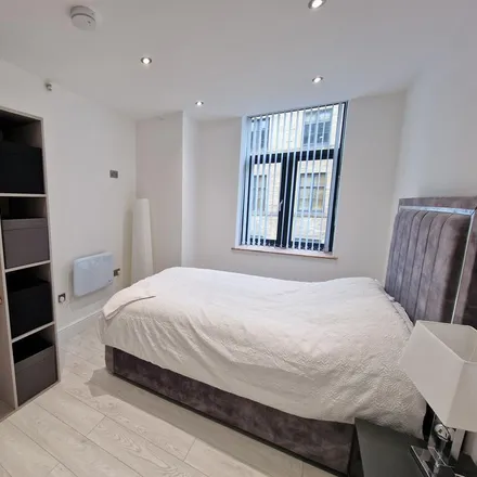 Image 9 - Holdsworth Street, Little Germany, Bradford, BD1 4AB, United Kingdom - Apartment for rent