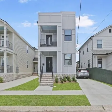 Rent this 3 bed house on 317 N Miro St in New Orleans, Louisiana