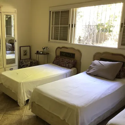 Rent this 4 bed house on Rua Paulo Rodrigues Prado in Núceo Habitacional Mary Dota, Bauru - SP