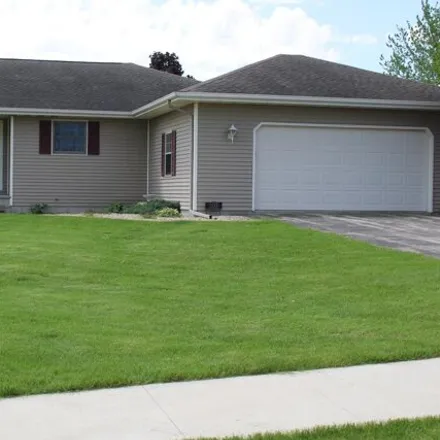 Buy this 3 bed house on 237 West Walgren Road in Pearl City, Stephenson County