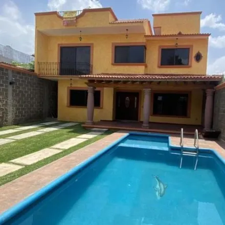 Buy this 5 bed house on Loma Bonita Poniente in Lomas de Tzompantle, 62130 Cuernavaca