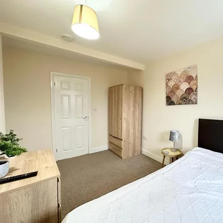 Image 9 - Birch Avenue, Carcroft, DN6 8HX, United Kingdom - Room for rent